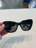 Black cateye sunnies